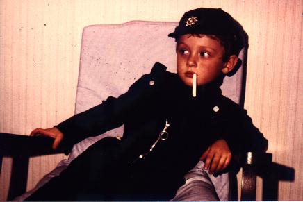 Syrran lurade mig att rka (en cklig ltsas cigg !)